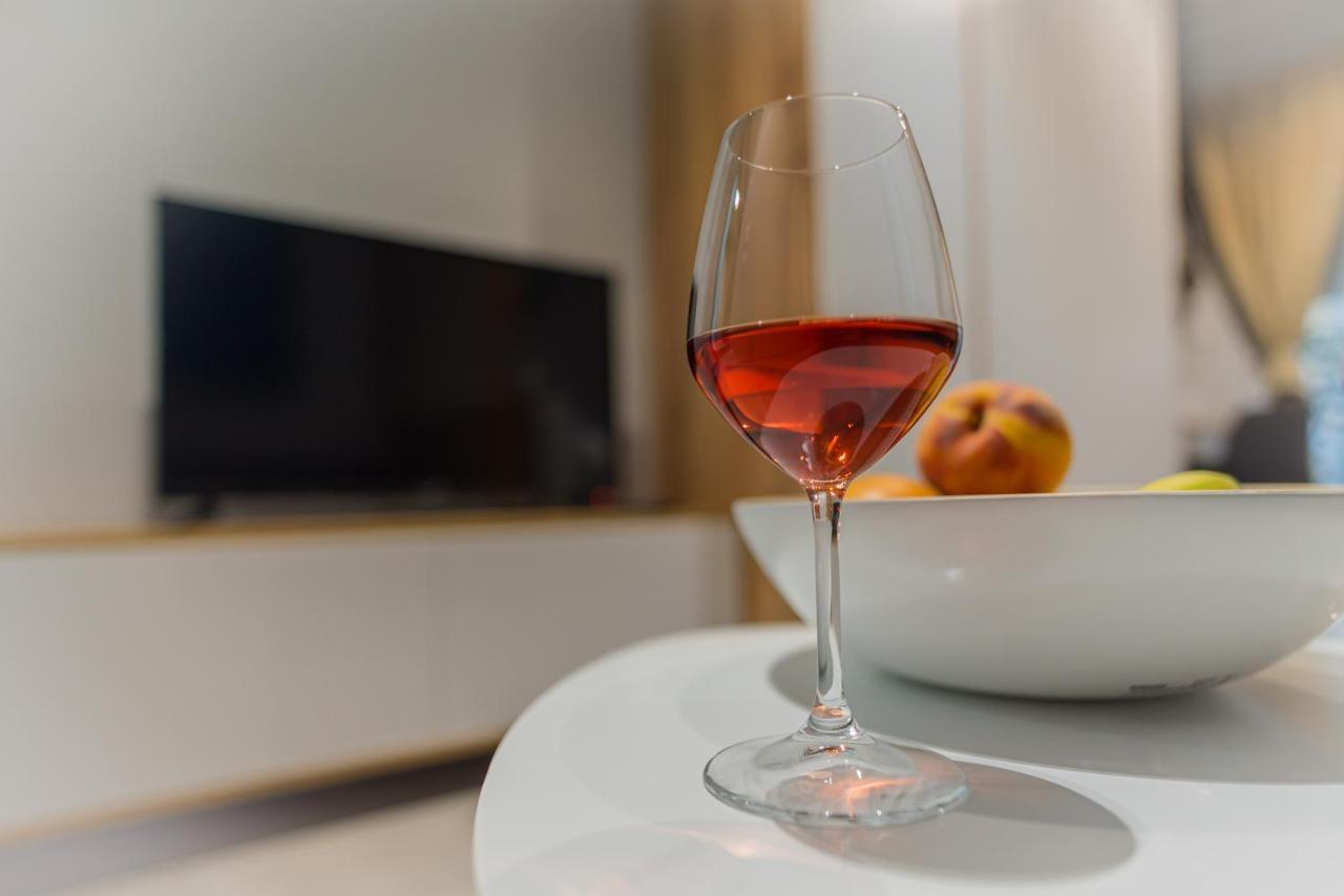 Welcome Home 365 Studio Apartment Nº1 Thessaloniki City Centre Bagian luar foto