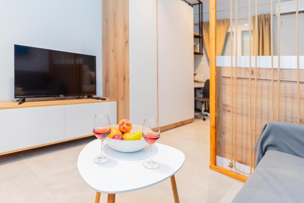 Welcome Home 365 Studio Apartment Nº1 Thessaloniki City Centre Bagian luar foto